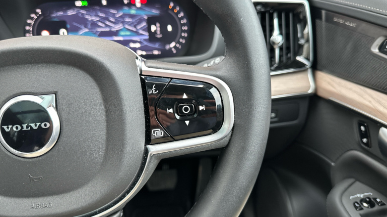 Volvo XC90 2.0 B5P Plus Dark 5dr AWD Geartronic Petrol Estate